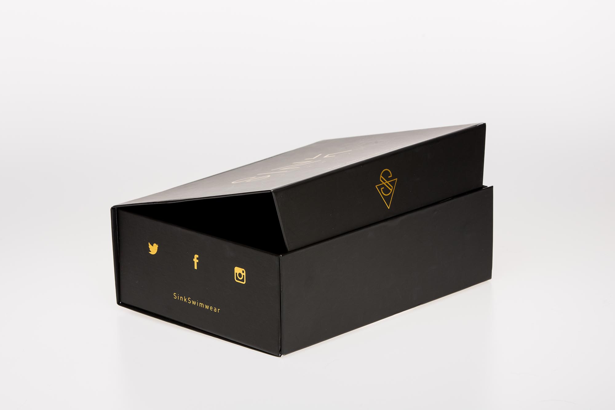 Magnetic Seal Boxes - Panache Packaging